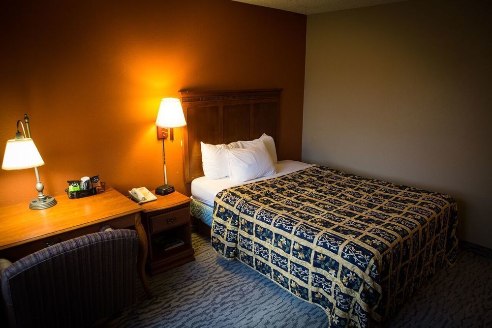 Regency Inn & Suites Anoka Zewnętrze zdjęcie